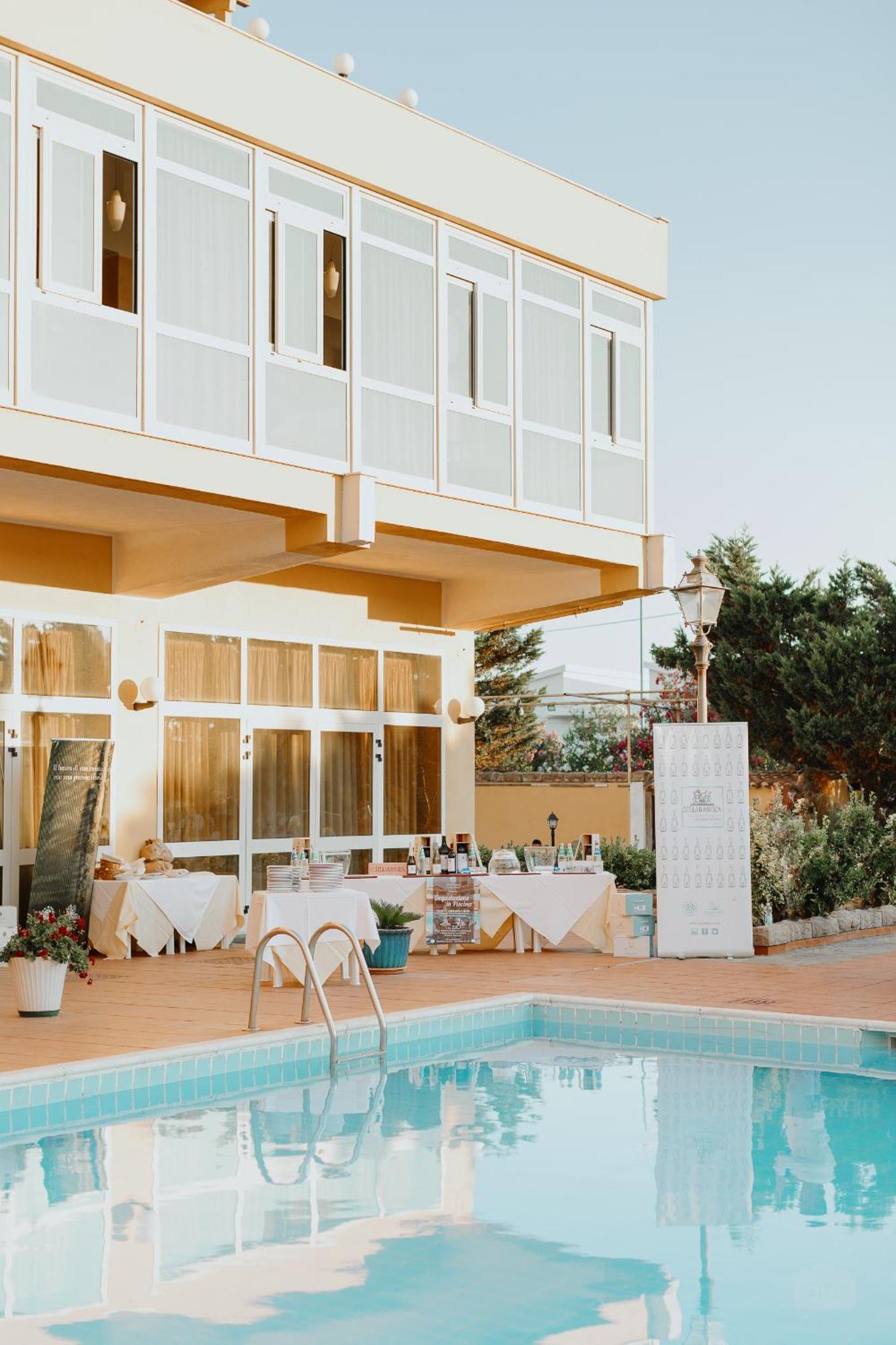 Malaspina Hotel & Resort Bosa Buitenkant foto