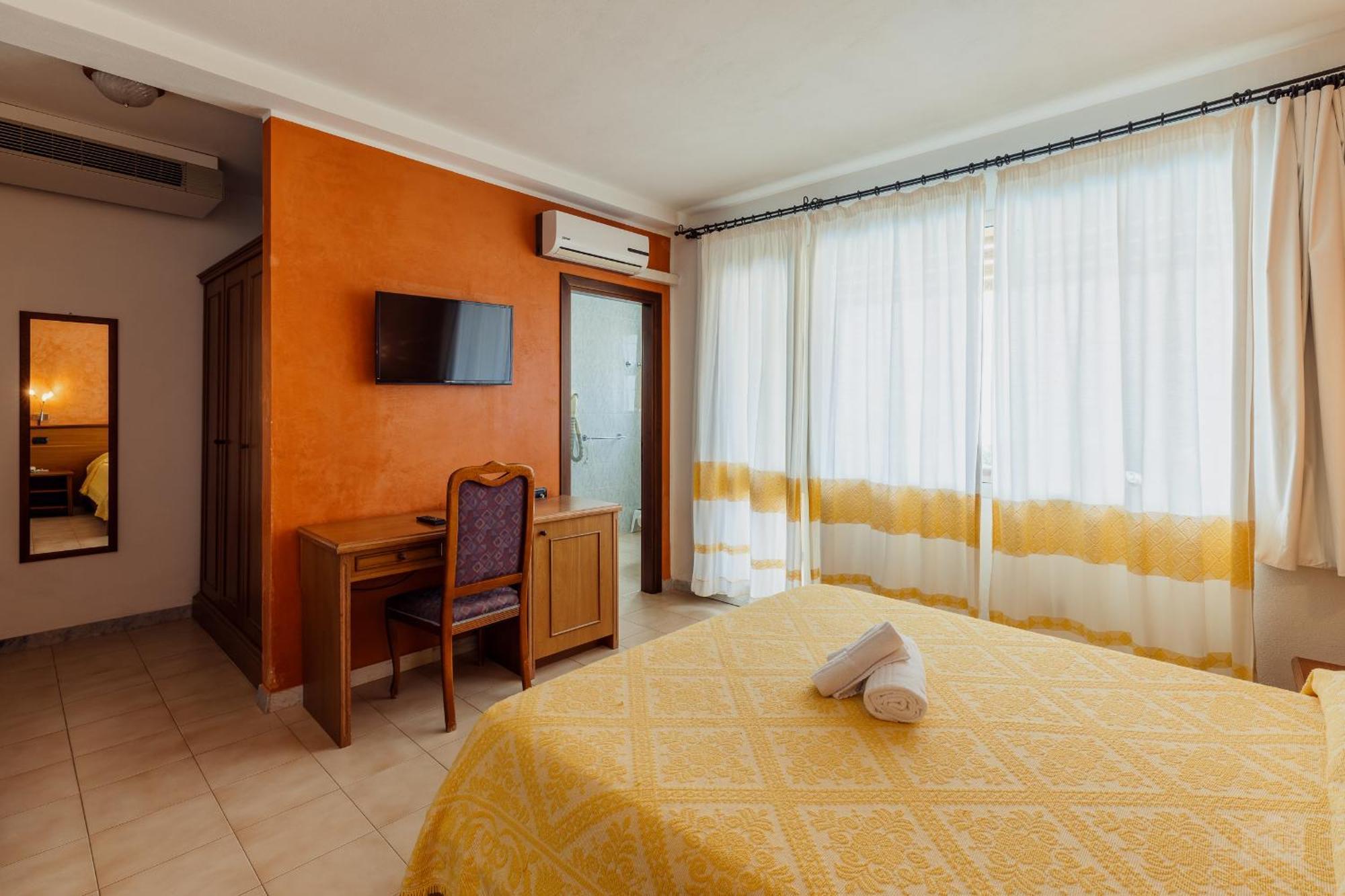 Malaspina Hotel & Resort Bosa Buitenkant foto